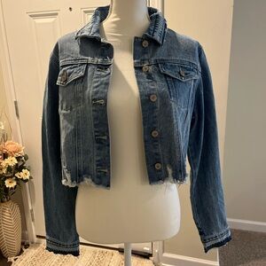 KanCan women’s distressed denim jacket. New w/ tags size medium